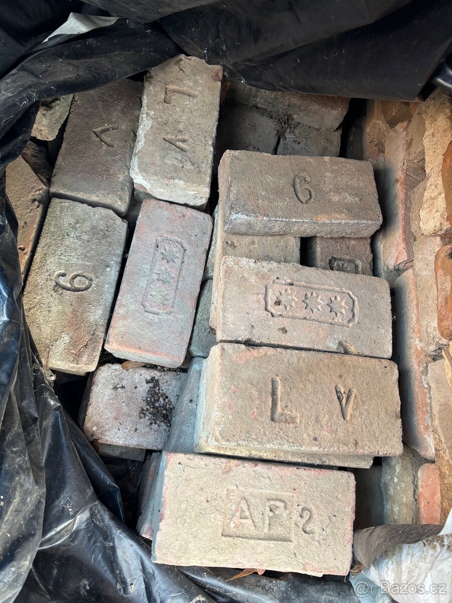 Prodám staré pálené cihly - 5
