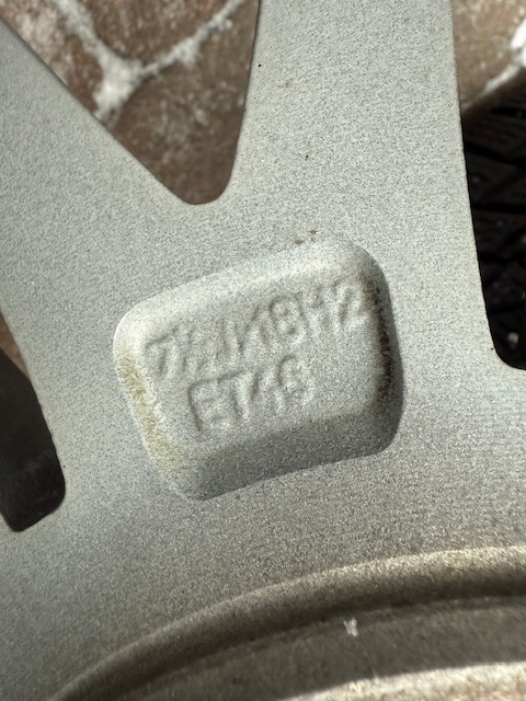 Zimní pneu 235/45R18 98V Nokian , 5/112 - 5