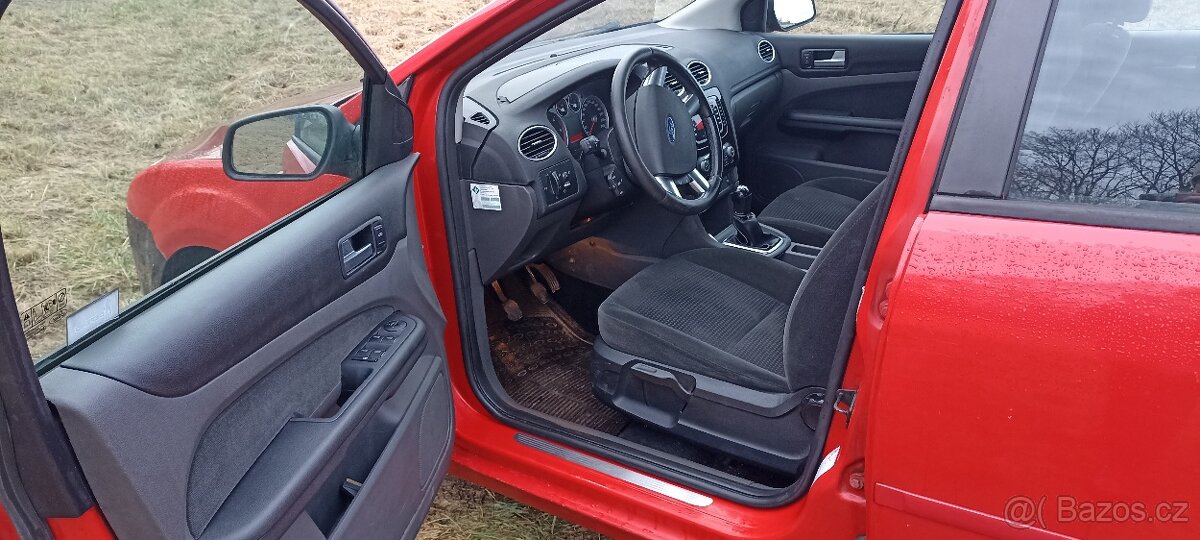Ford Focus 1.8 TDCi GHIA NOVÁ STK - 5