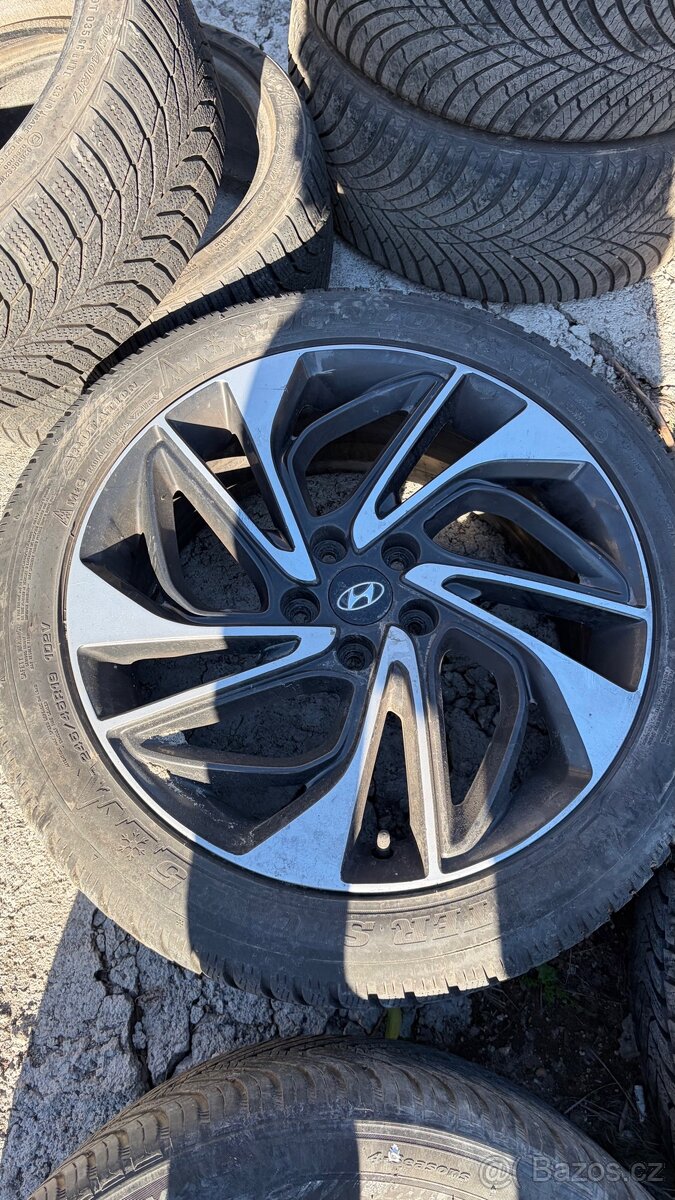 245/45/19Hyundai Tucson - 5
