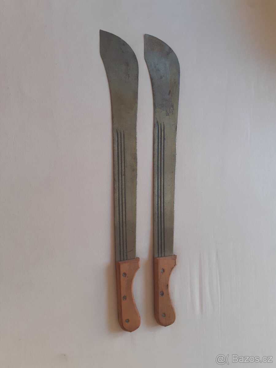 Prodám 2 mačety - délka cca 71 cm, vyrobené v ČSSR - 5