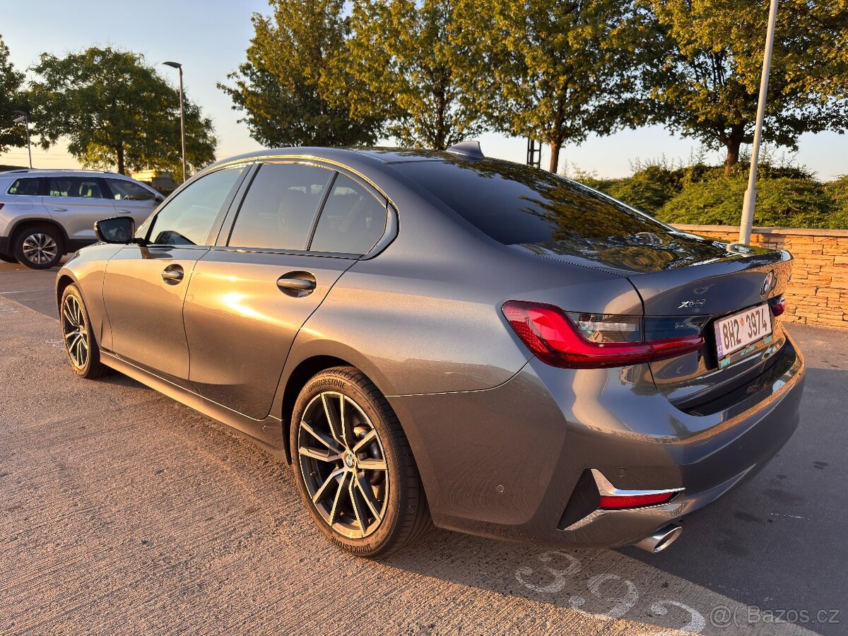 BMW 330xi xDrive Luxury - 5