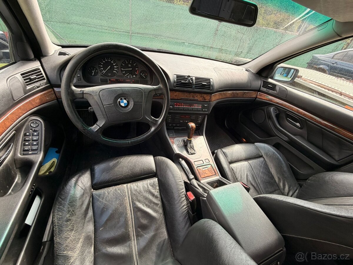 BMW E39 530i Touring Orientblau - 5