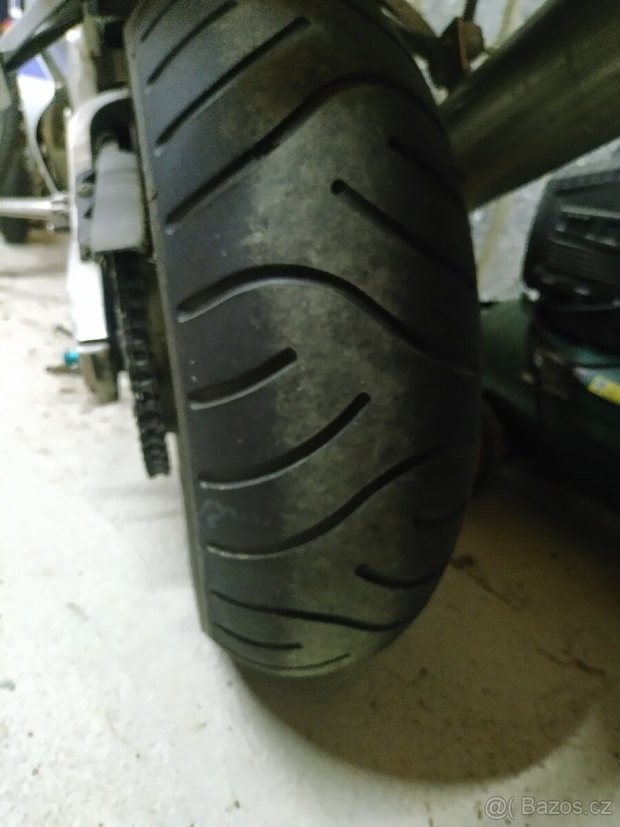 Prodám Suzuki GSX-R 750 SRAD. Výkon 99,5 kW - 5