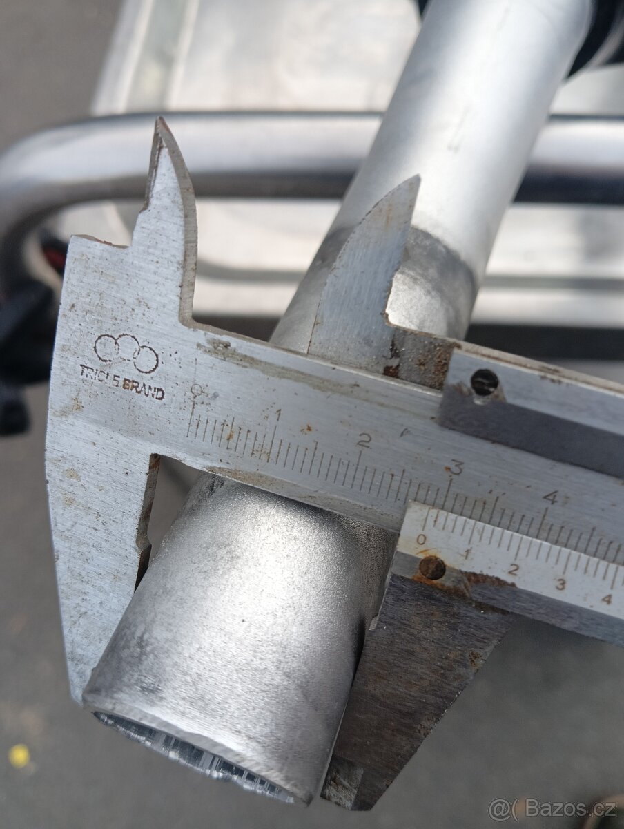 Vidlice SUNTOUR 27.5 10xcr 120mm s pevnou osou - 5