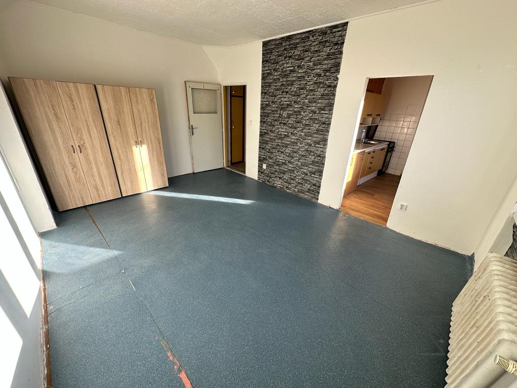 (703) Pronájem, byt 2+1, 56 m, 112, Bukovany - 5