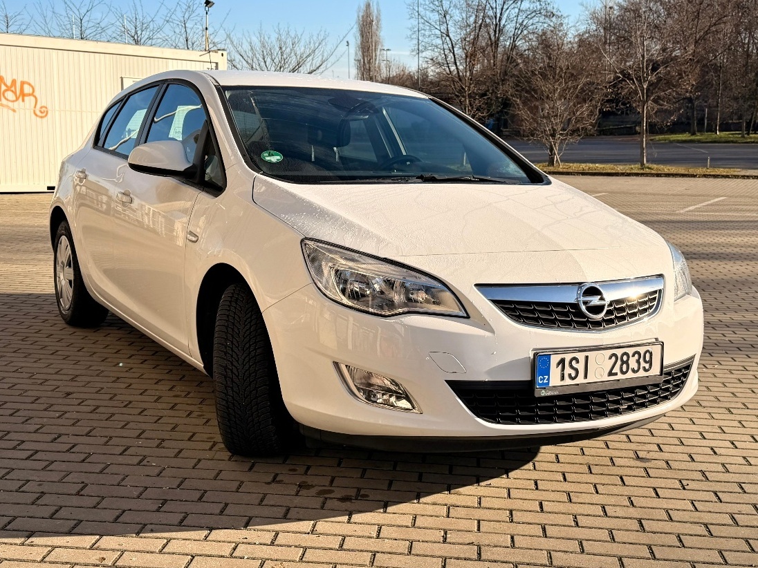 OPEL ASTRA 1.4i 74kW 7/2010 ALU, Klima, Původ ČR, L/Z kola - 5