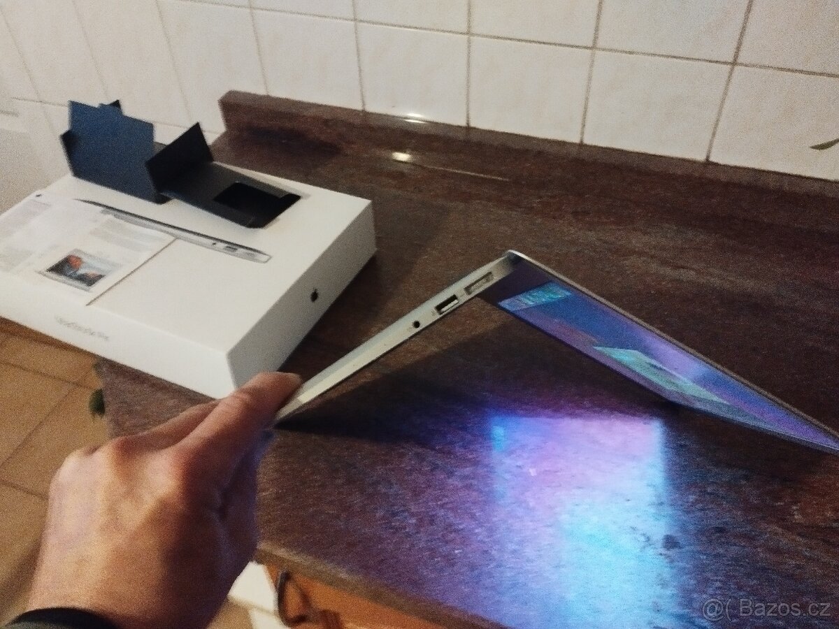 MacBook Air i5,SSD 256 GB,RAM 8GB - 5