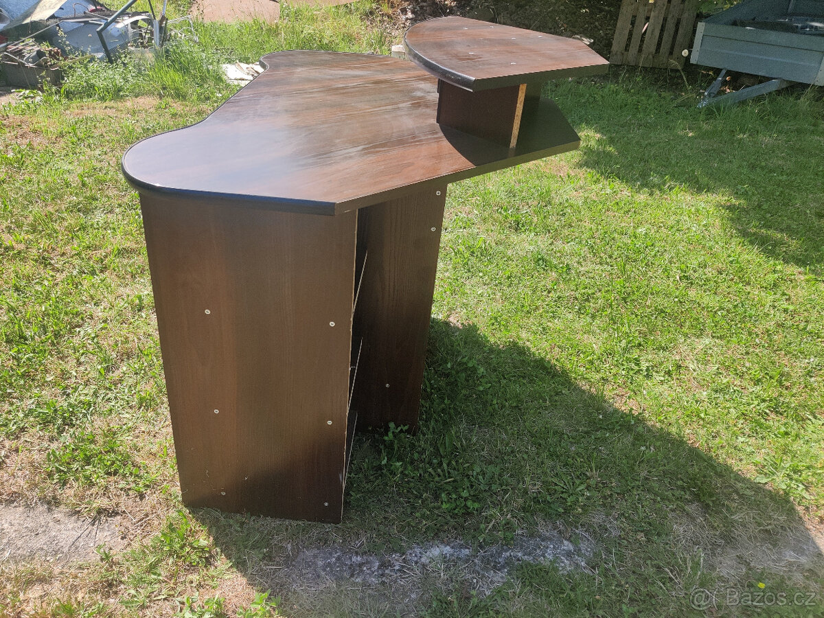 Rohový stůl na počítač - 5