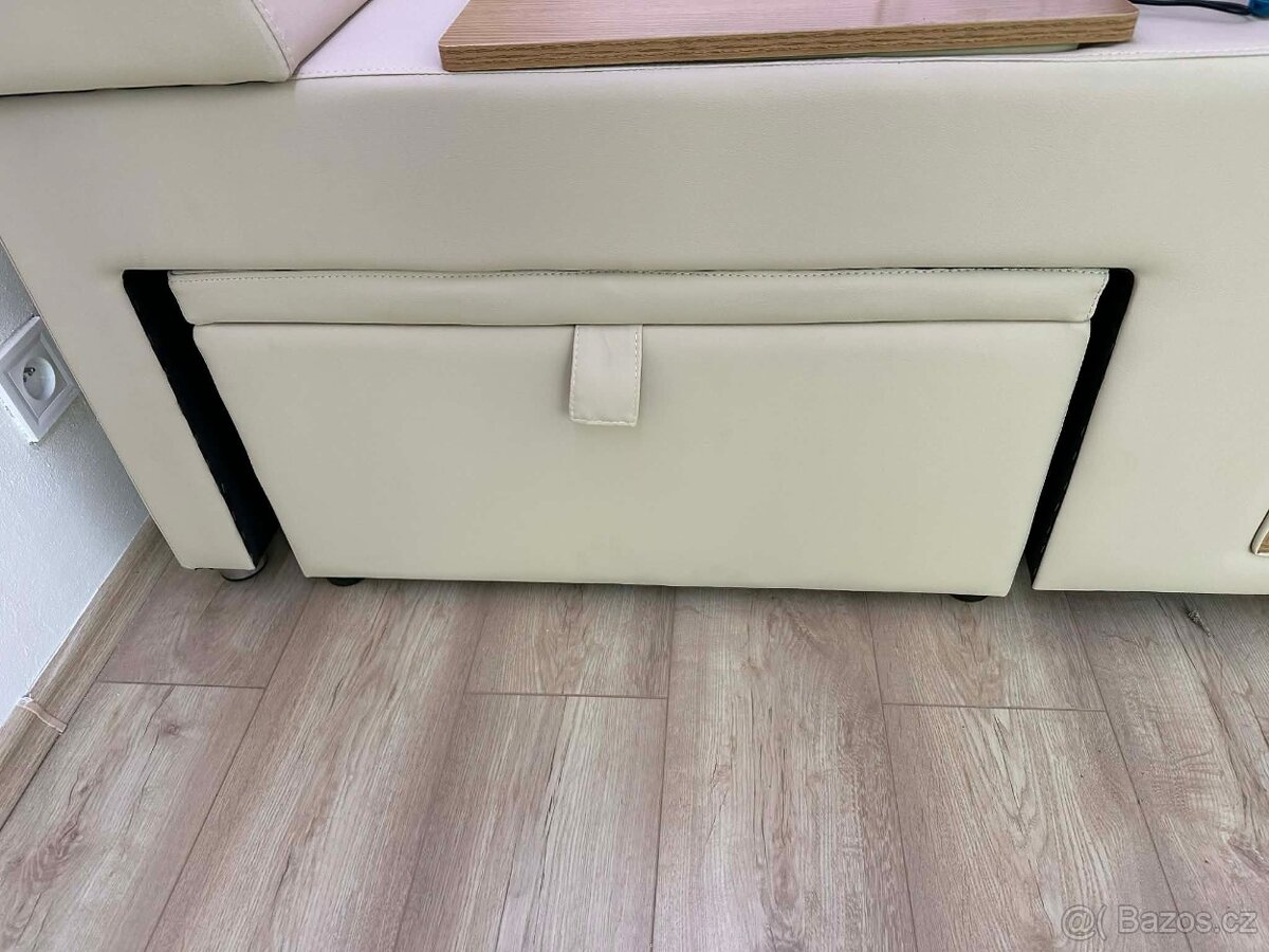 Luxusní postel s masážním křeslem - 5