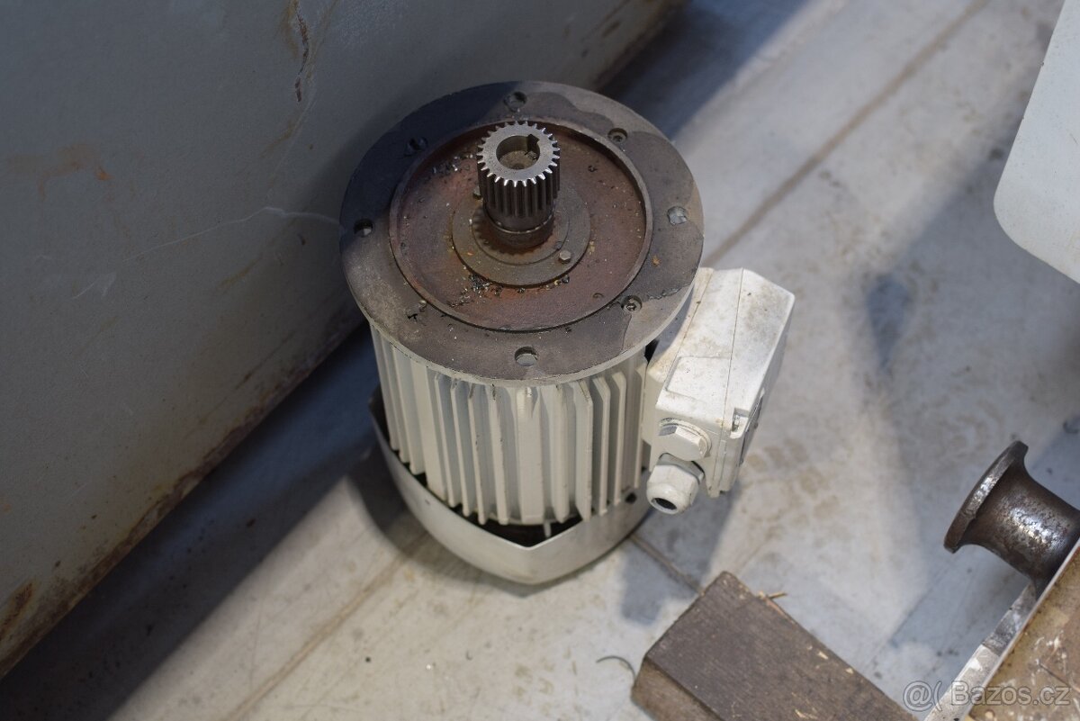 Otočný stůl Škoda E20 - 5