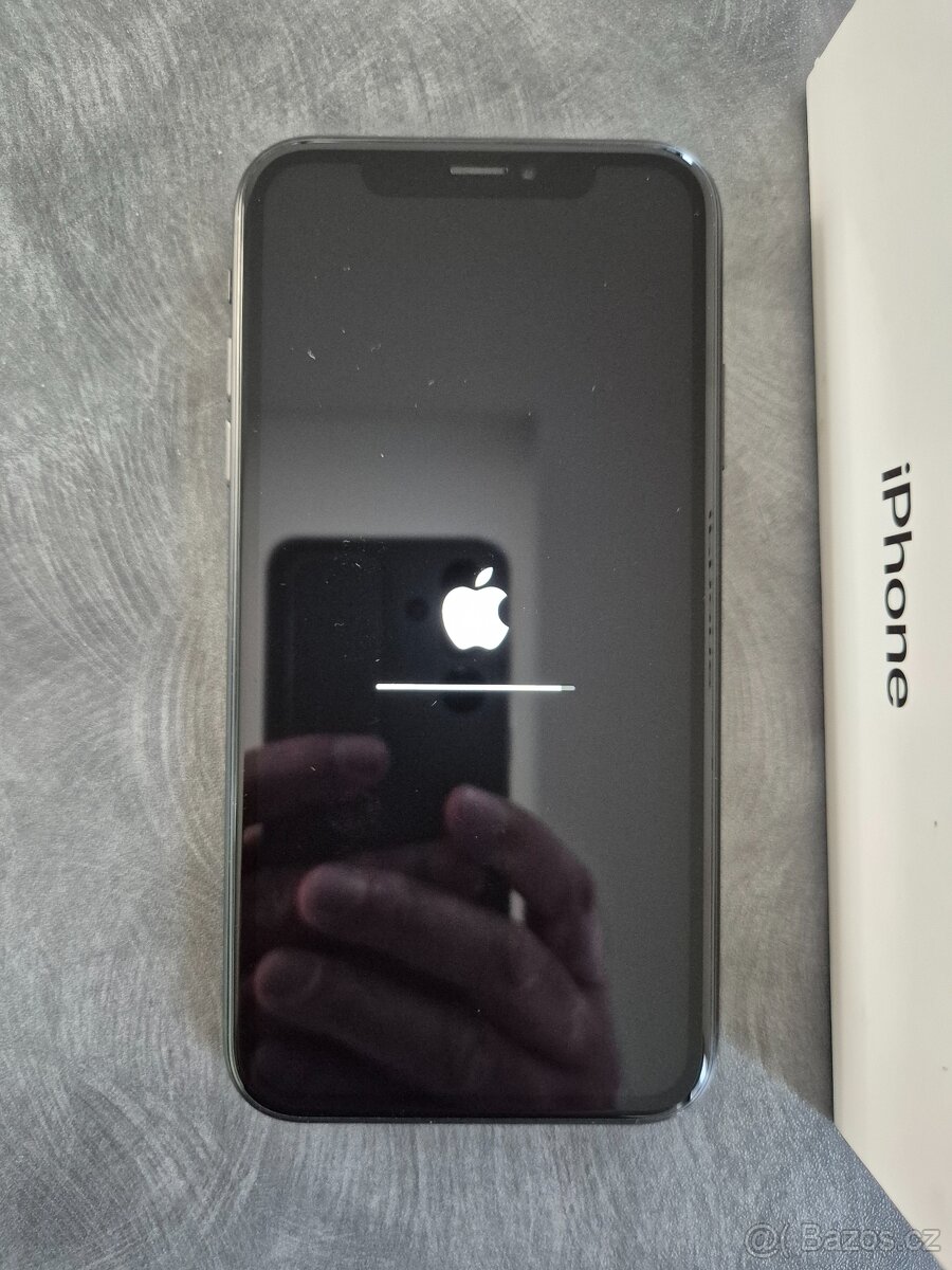 iPhone XR - 5