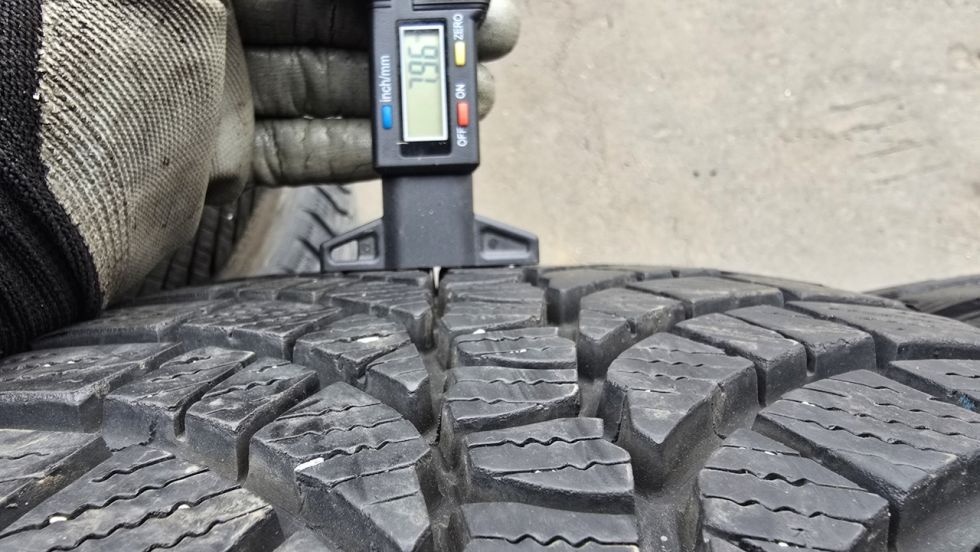Zimní pneu 235/45/18 Kumho - 5