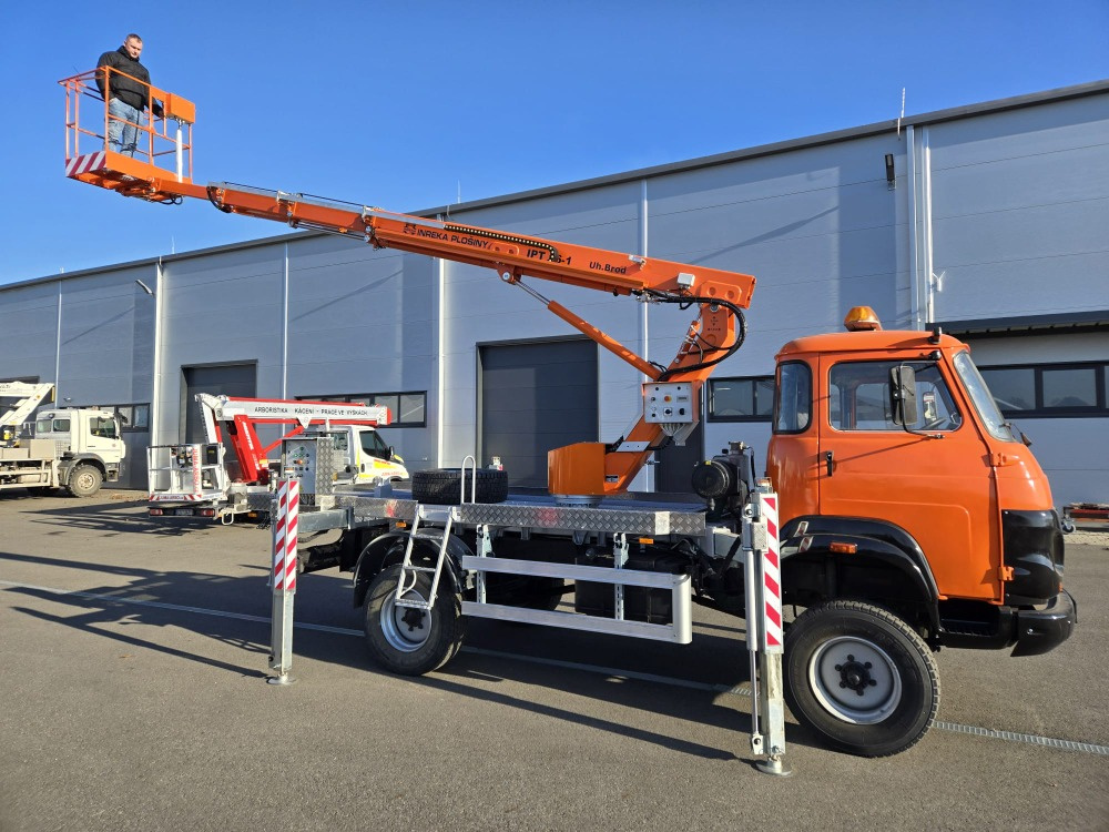 Pracovní plošina Inreka IPT16-1 na podvozku Avia 4x4 po celk - 5