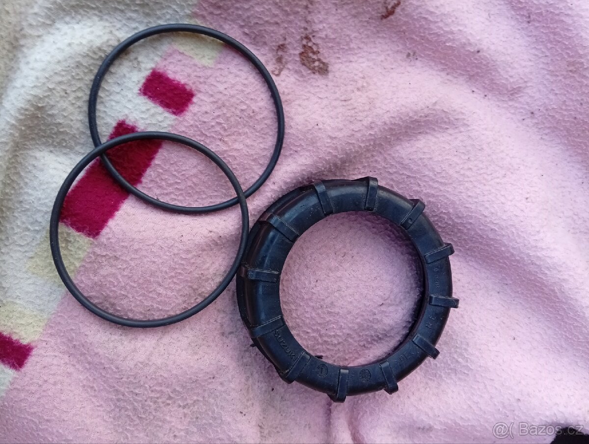 Suzuki Burgman 200 rok 2008 palivová nádrž - 5