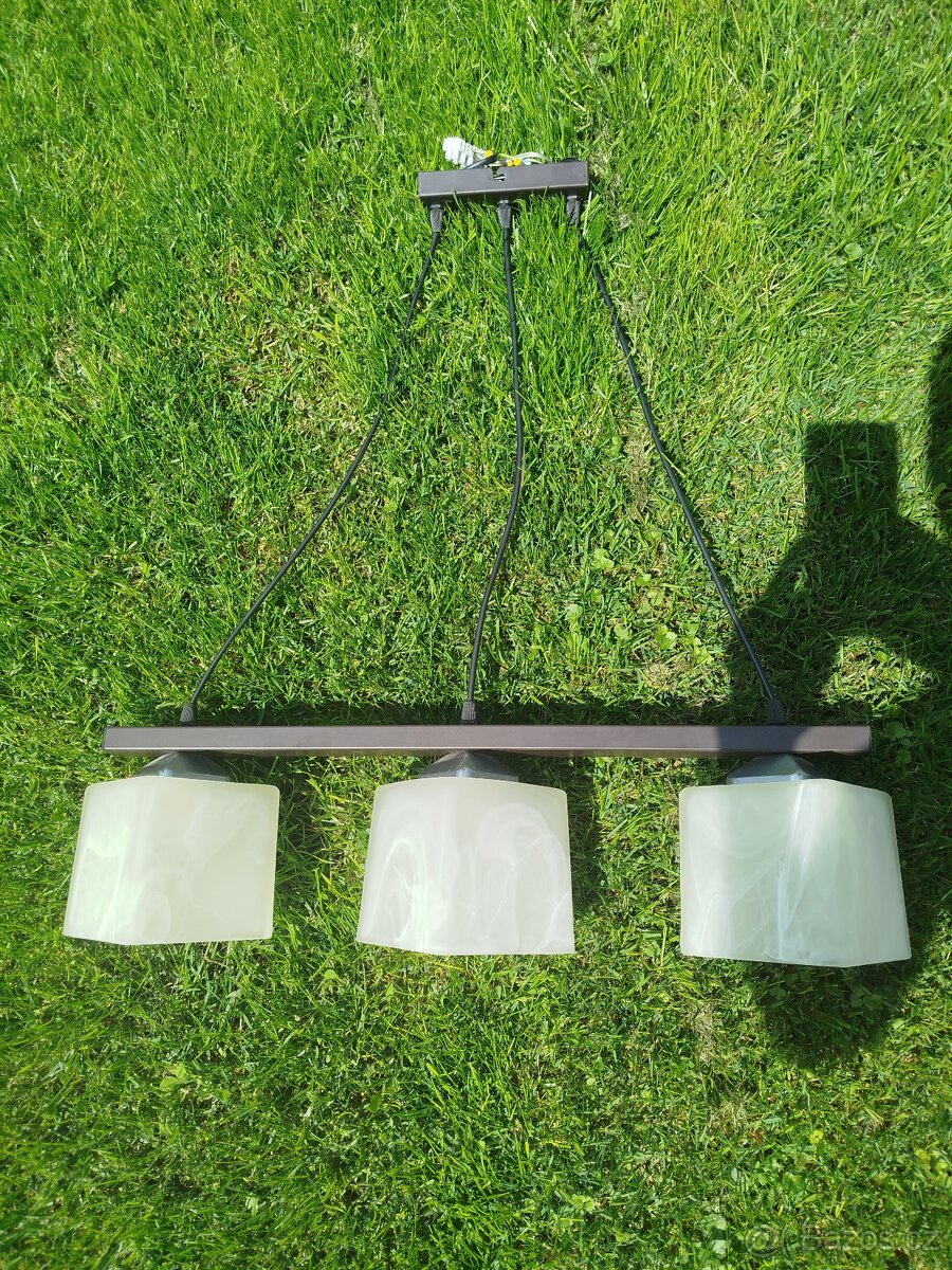 Prodám závěsný lustr (3)+Led žárovky - 5
