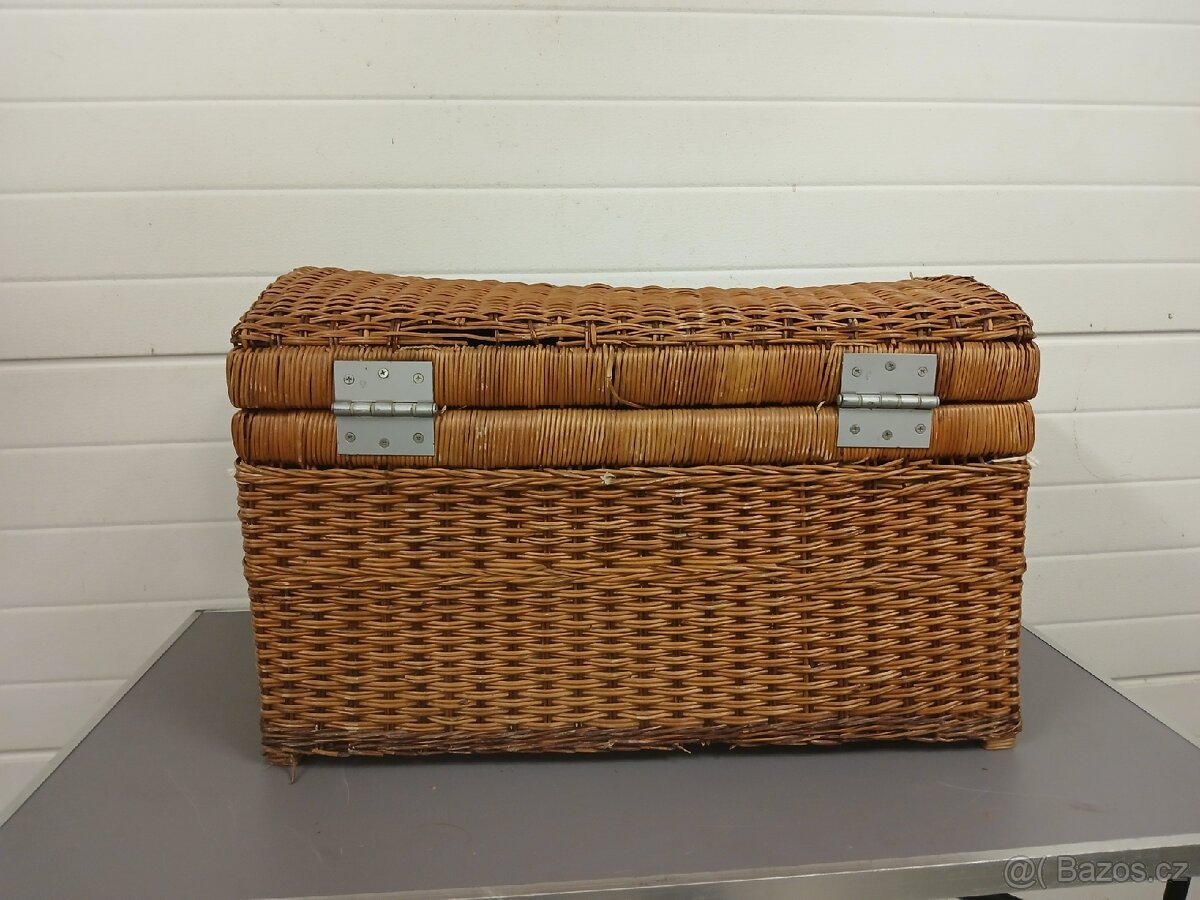 Starožitný proutěný kufr - 5