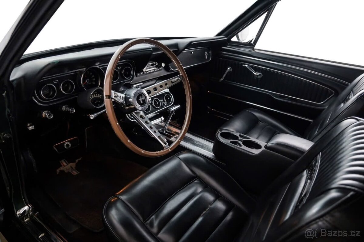 Ford Mustang Fastback - 5