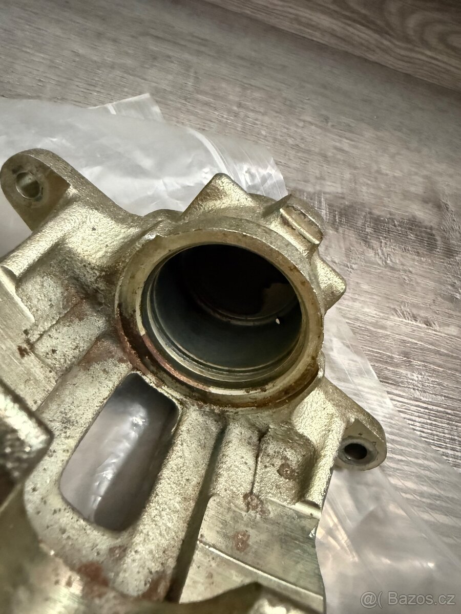 BMW E30 přední brzdový třmen - 5