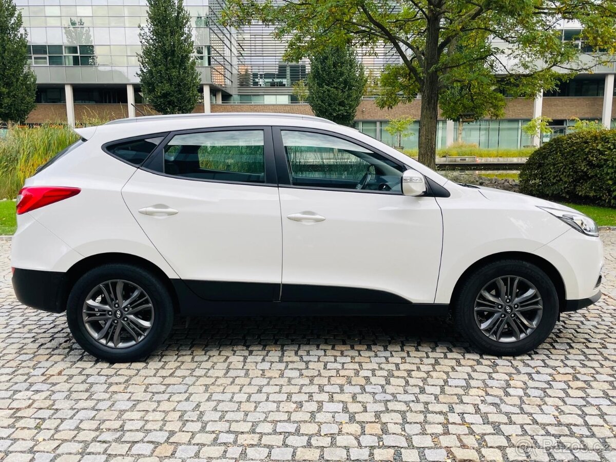 Hyundai ix35 2.0CRDi 4x4 FACELIFT VYHŘEV SERVISKA TAŽNÉ - 5