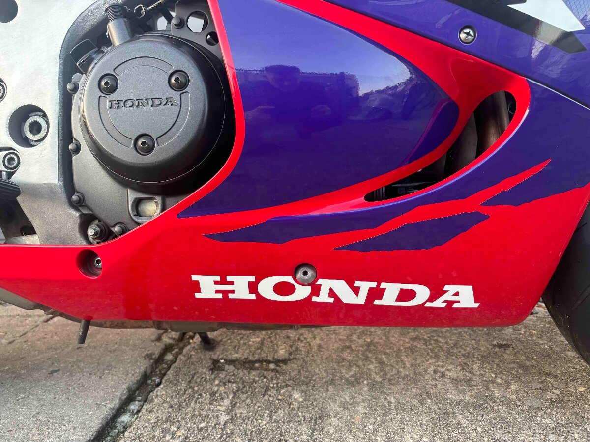 Honda CBR900RR SC33 1999 - 5