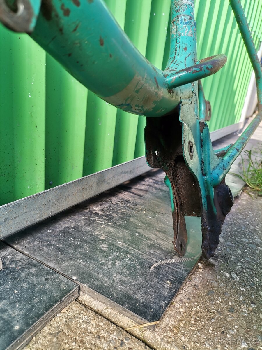 Stadion S11 kostra s ušima - 5