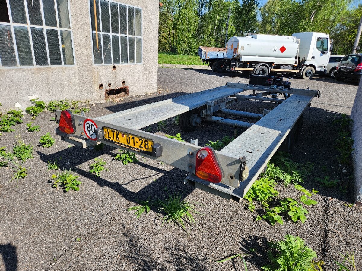Vlek na přepravu automobilů 2500kg