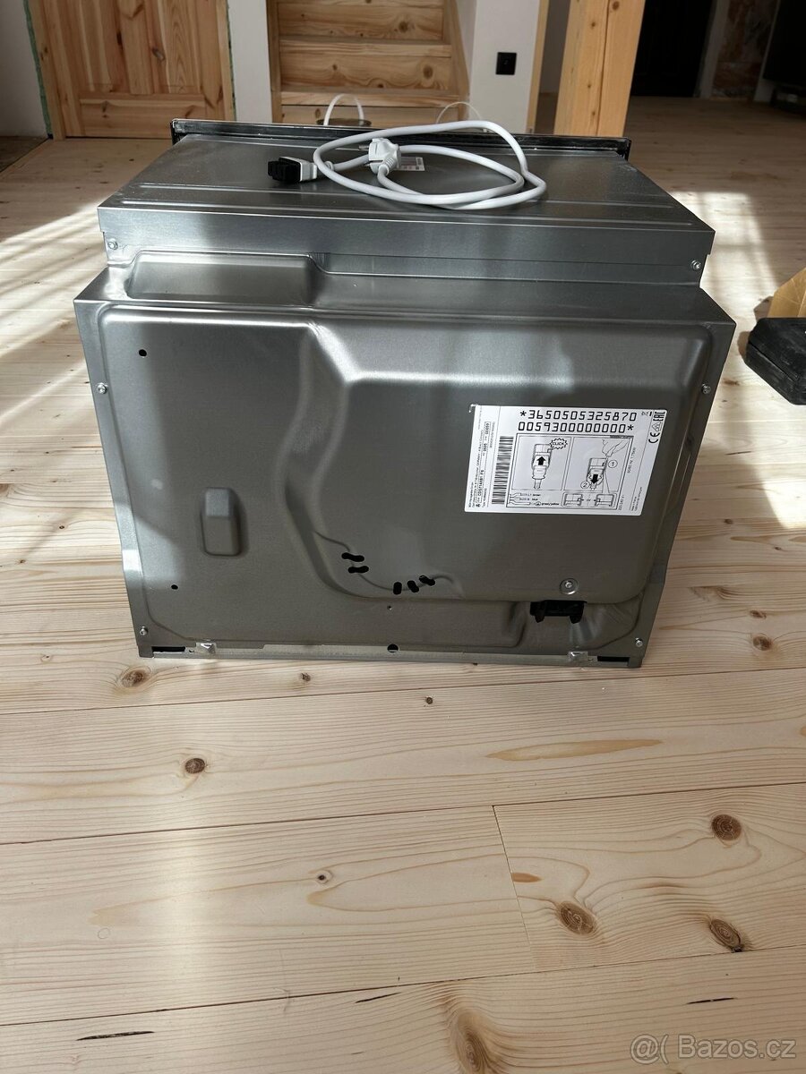 VESTAVĚNÁ TROUBA BOSCH - 5