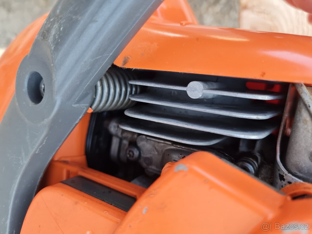 Husqvarna 440 motorova pila zaruka - 5