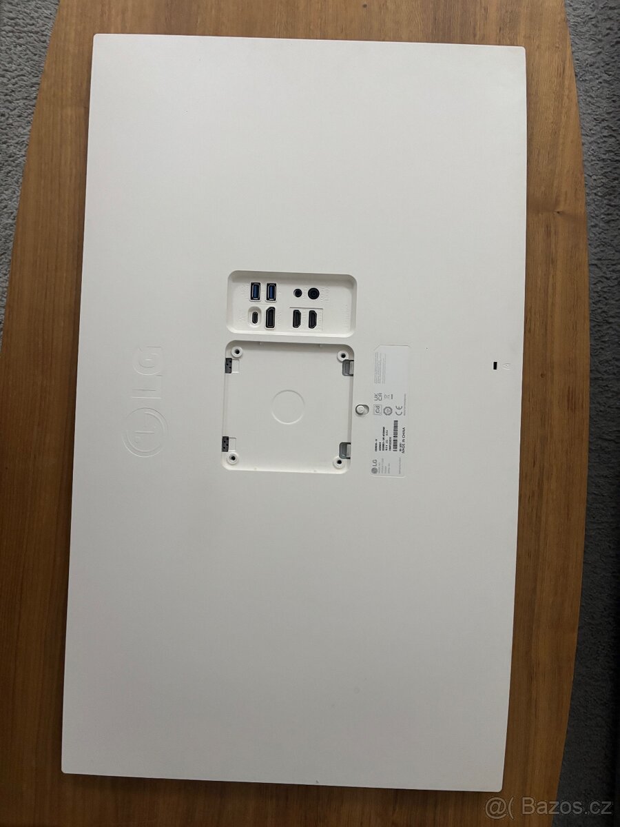 LG 31,5 4K IPS - graficky monitor - 32UN88A-W - 5