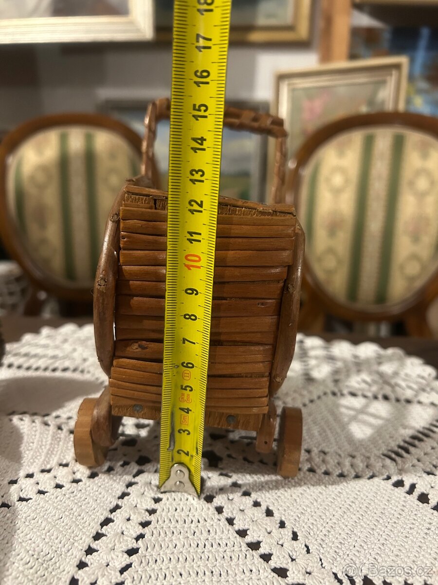 Malá Starožitná panenka s kočárkem - 5