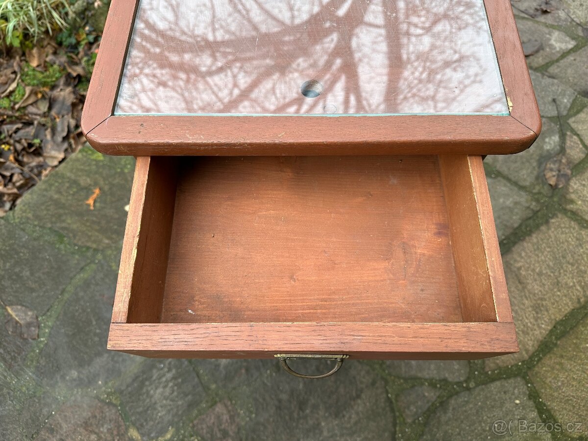 Starý noční stolek - 5