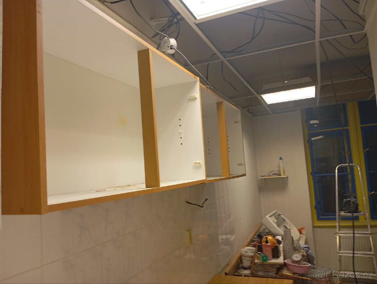 Kuchyňská linka + horní skříňky - 5