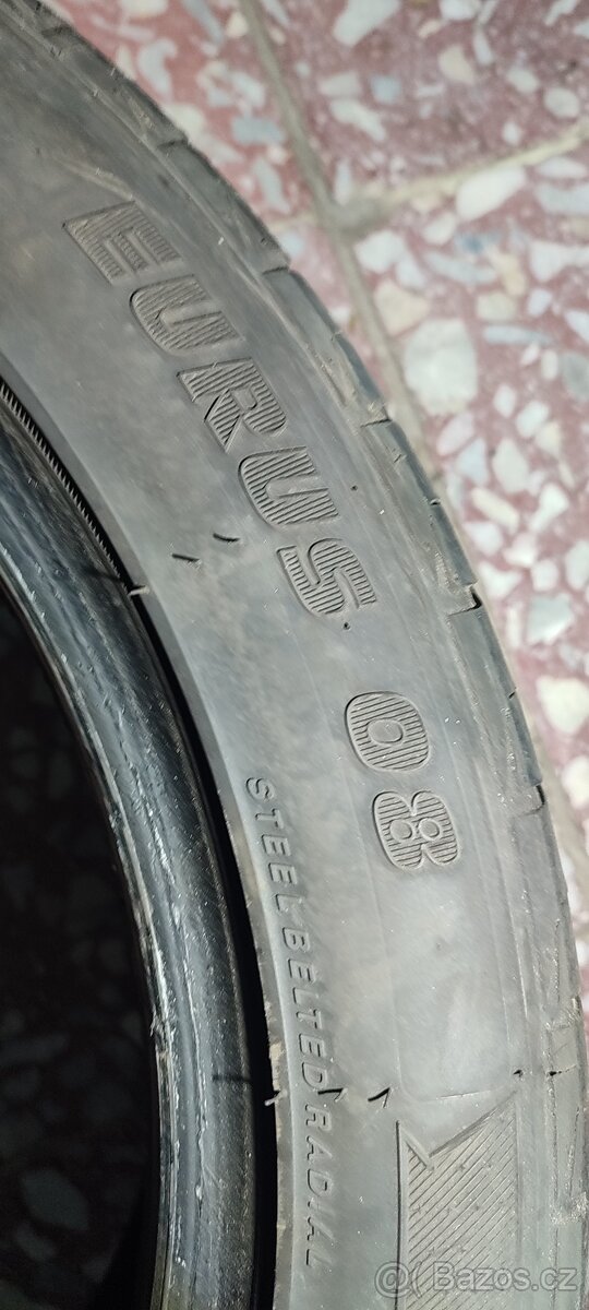 Prodám letní pneu 225/45 R17 - 5