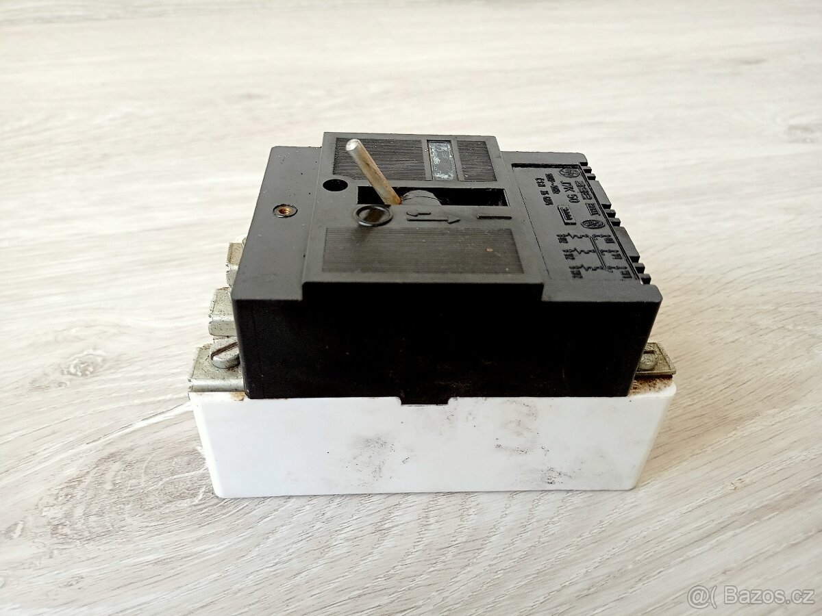 Elektroinstalační materiál - 5