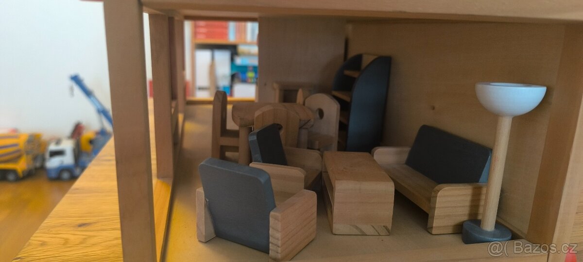 Dřevěný domeček pro panenky - 5