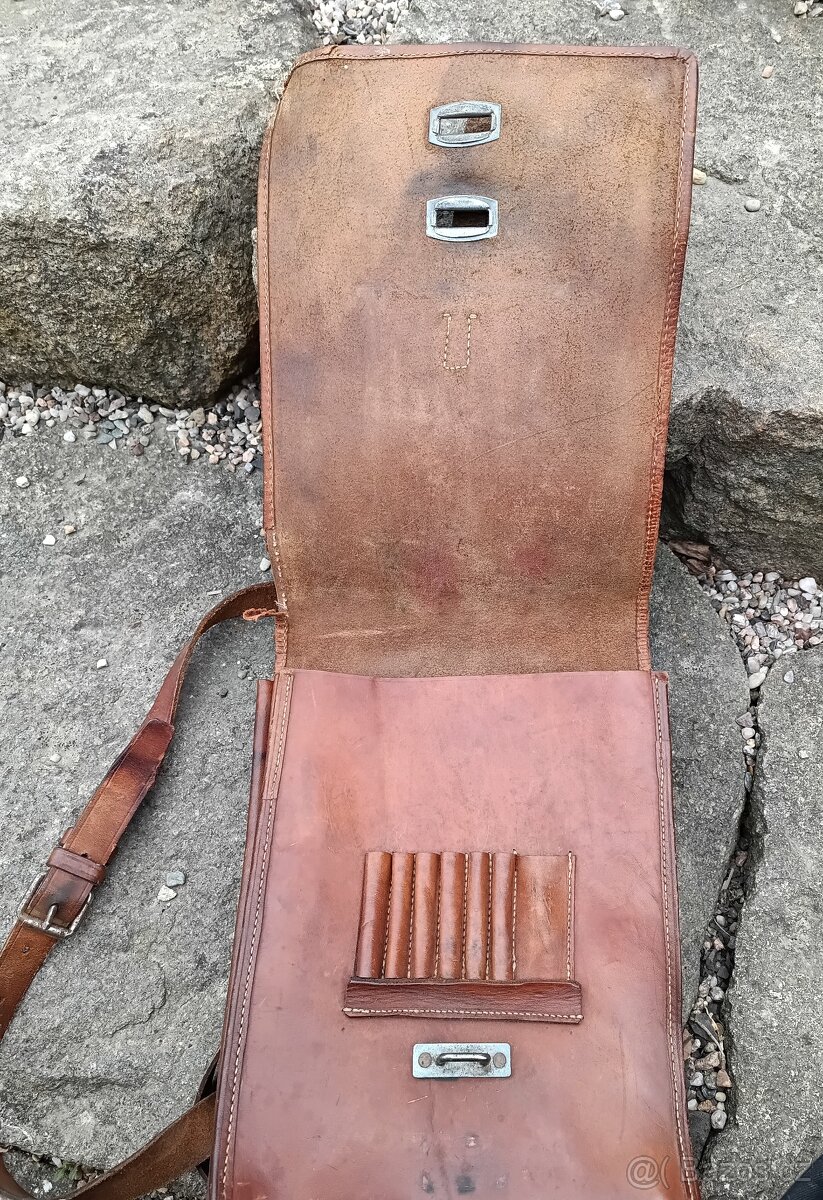 Stará vojenská kožená důstojnická brašna - 5