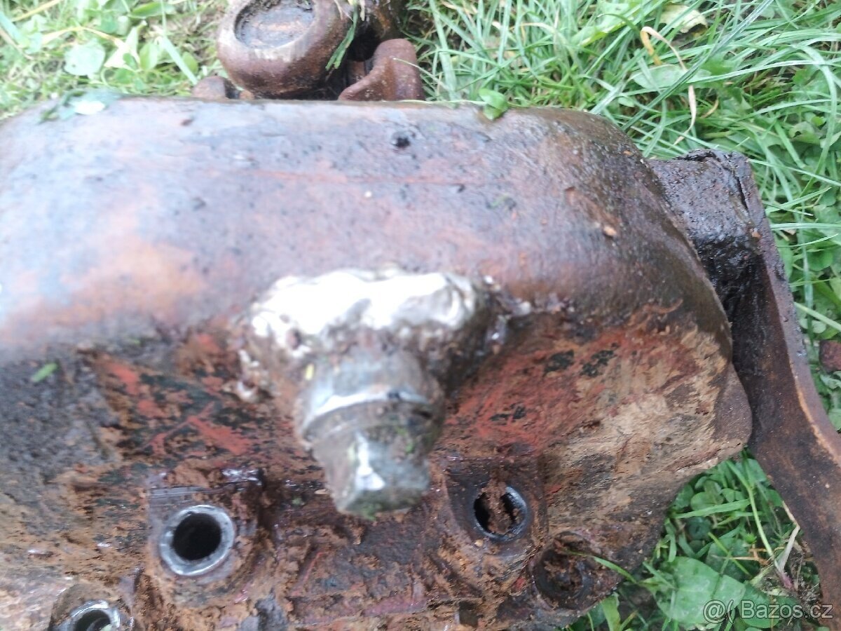 Skříňka pro zapínání náhonu zetor - 5