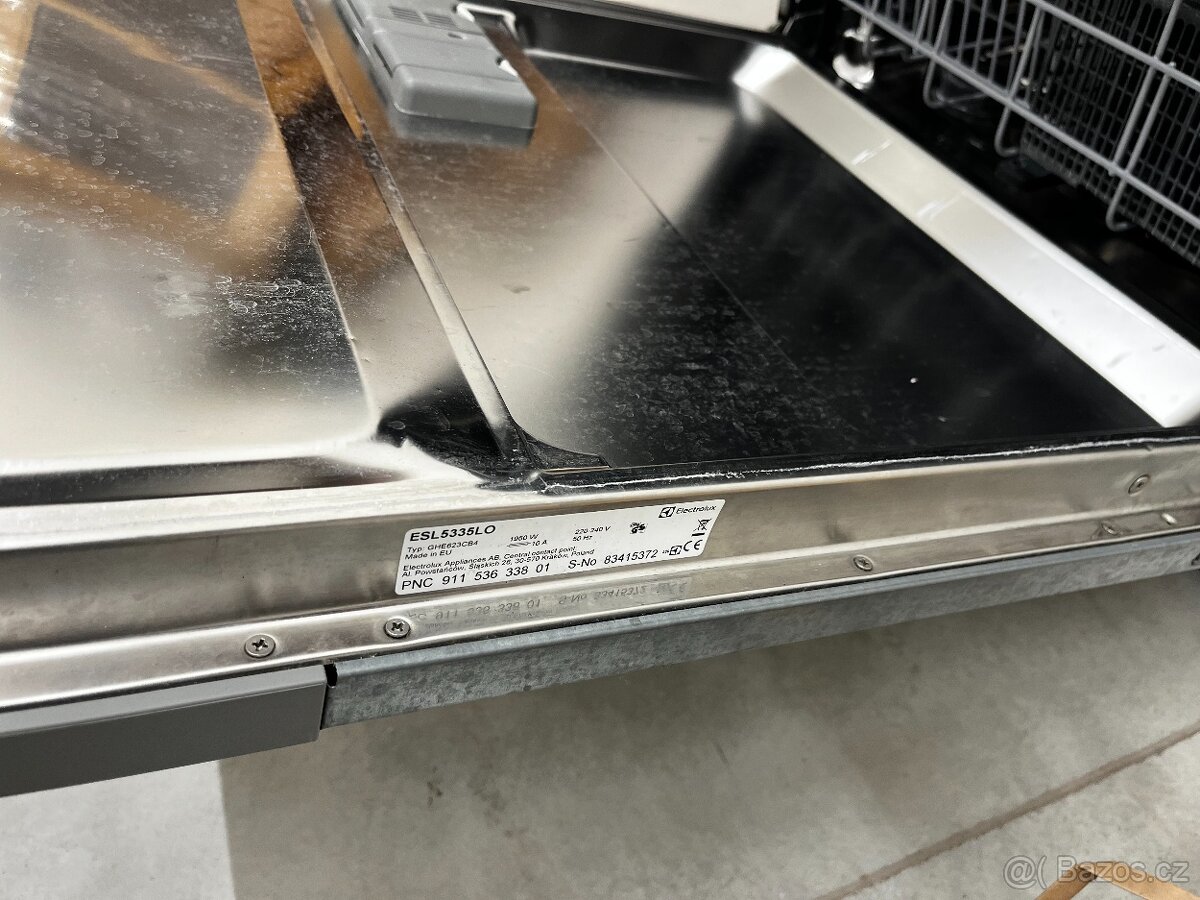 Vestavěná myčka Electrolux ESL5335LO 60cm - 5