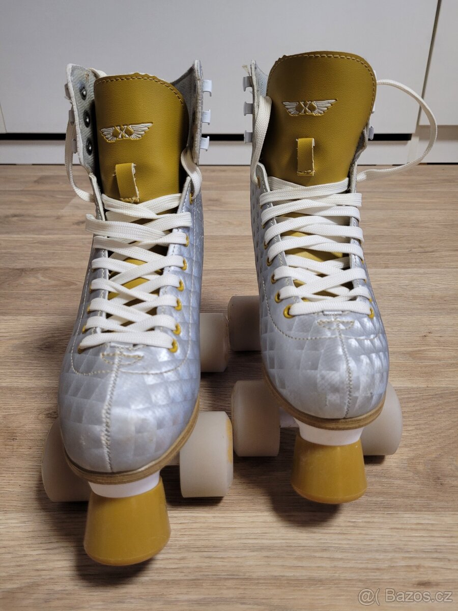 Quad kolečkové brusle NILS Extreme Vel.36 - 5