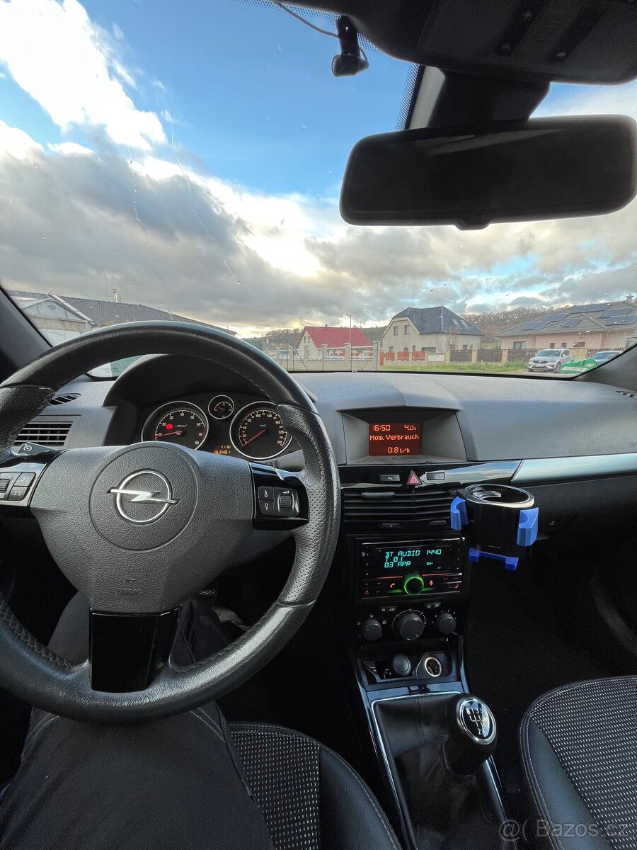 Opel Astra H TwinTop Cabrio - 5