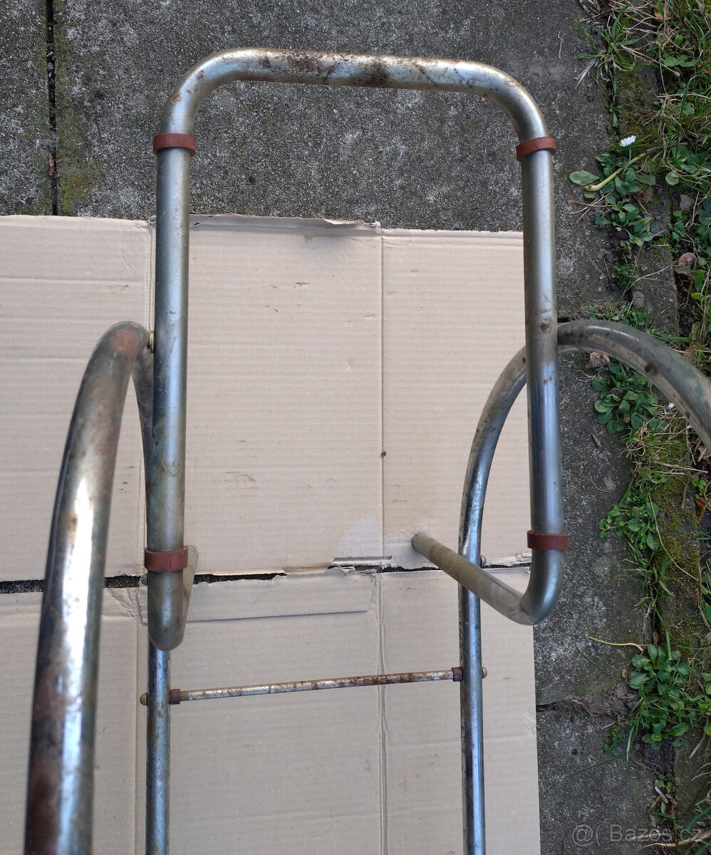 stojan, stolek na květiny z ohýbaných trubek k renovaci - 5