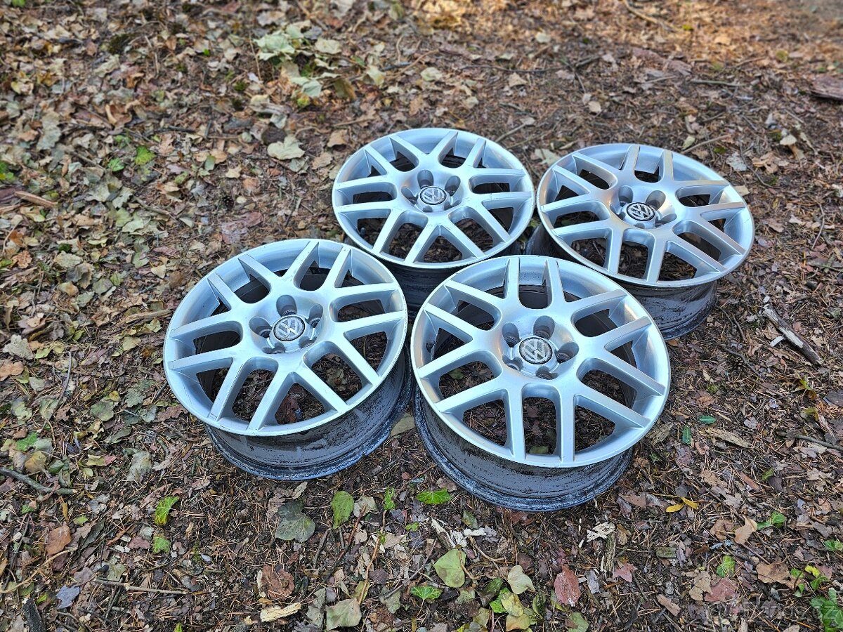 Sada originálních Alu disků - VW MONTREAL II R16 - 5
