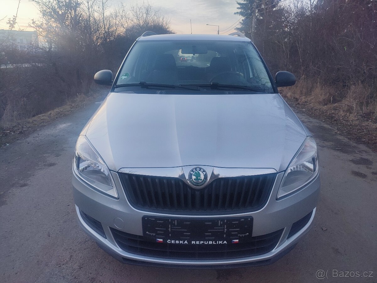 2011 facelift Škoda Fabia combi 1.4i 16V 63 kW - 5