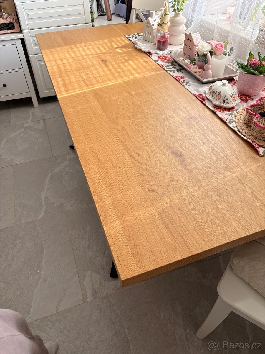 Jídelní stůl - 5
