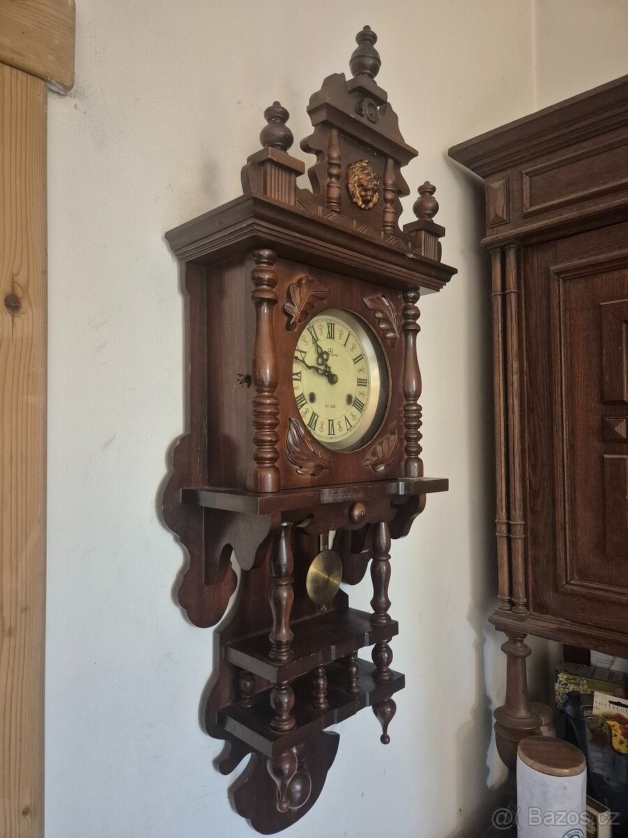 Zajímavě zdobené nástěnné hodiny – krásný design, funkční - 5