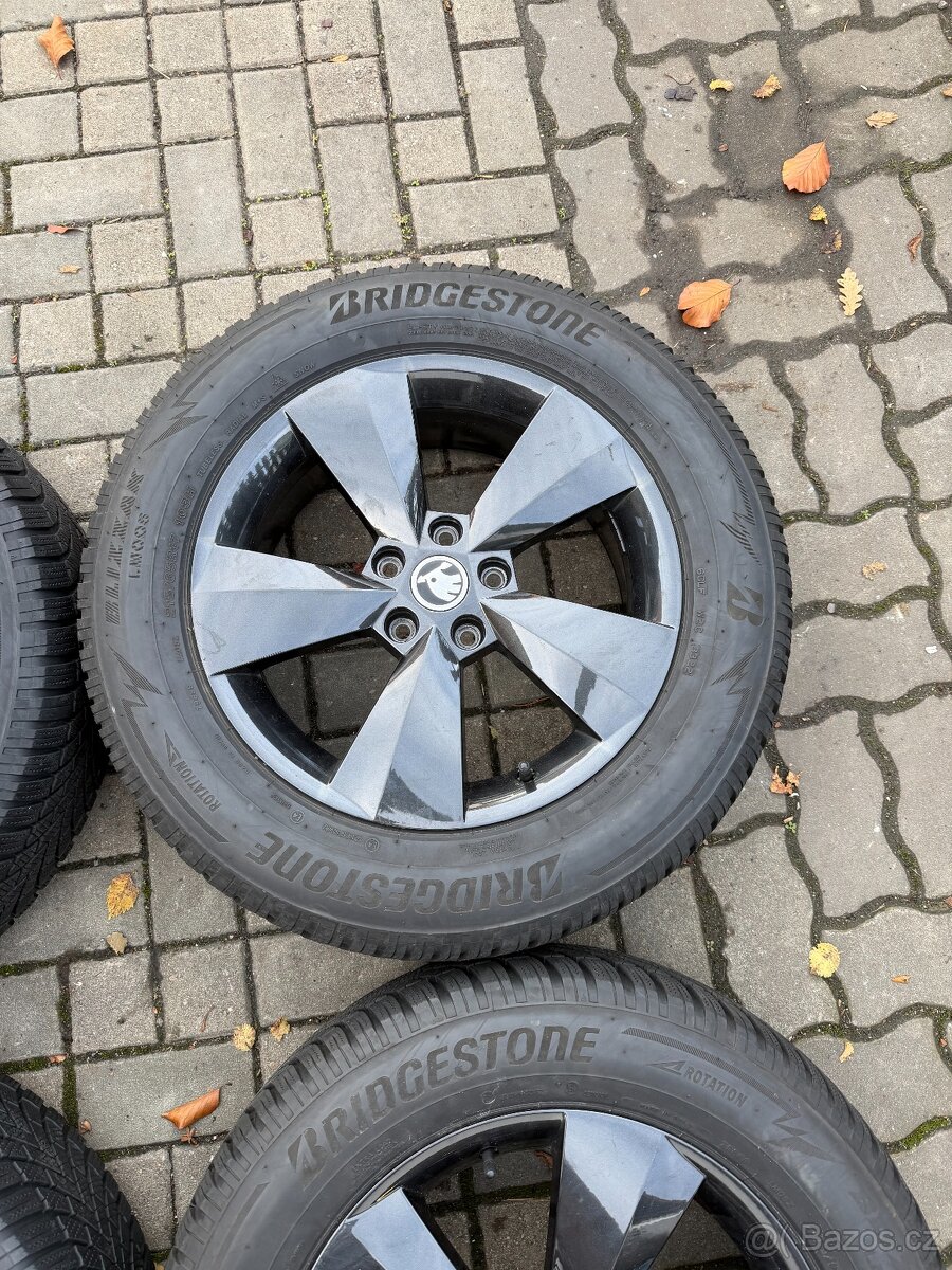 ORIGINÁL Alu Škoda NANUQ R17, 5x112 - ZIMNÍ PNEU - 5