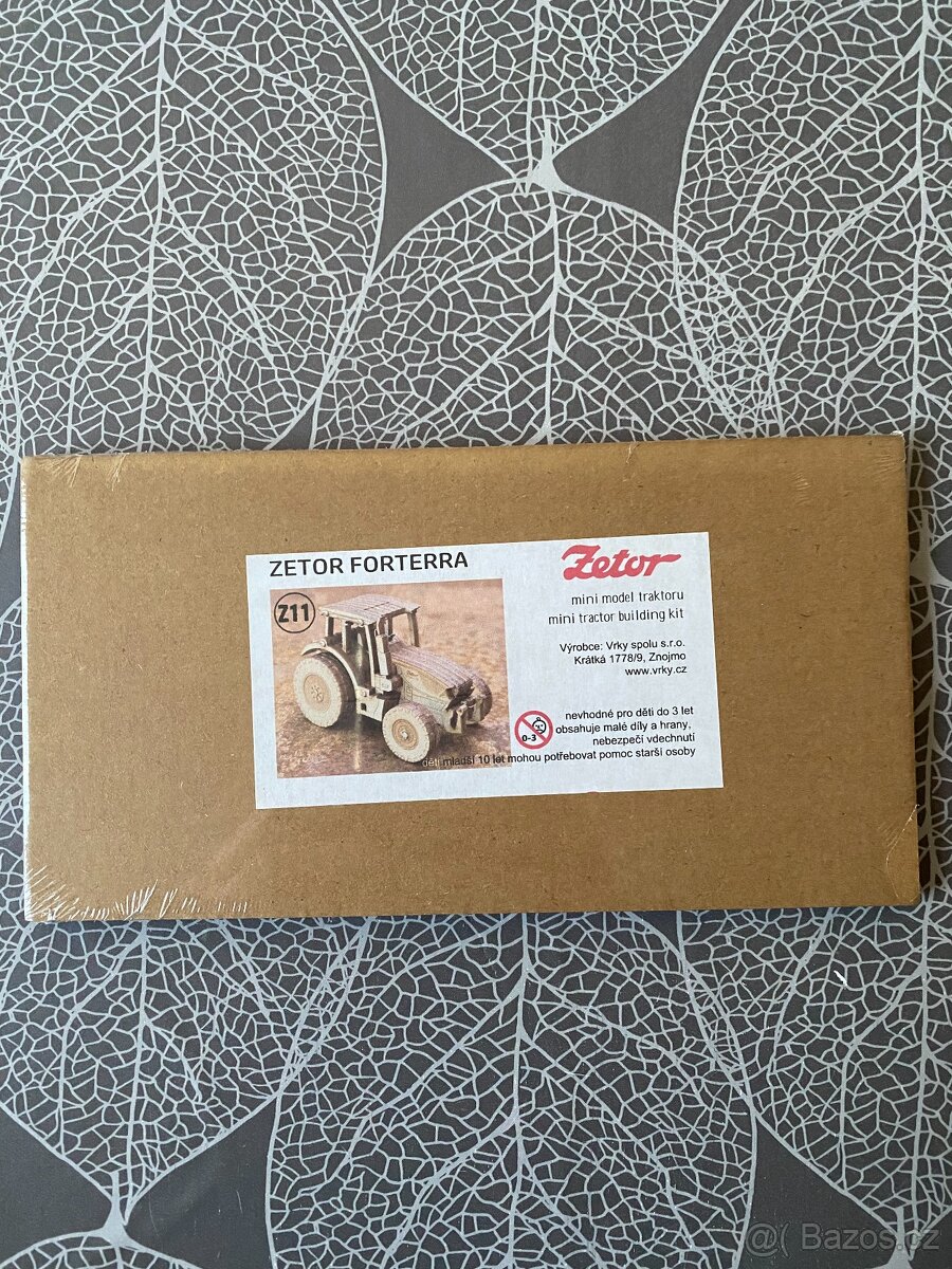 Nové modely k sestavení - Zetor Forterra, vlečka na balíky - 5