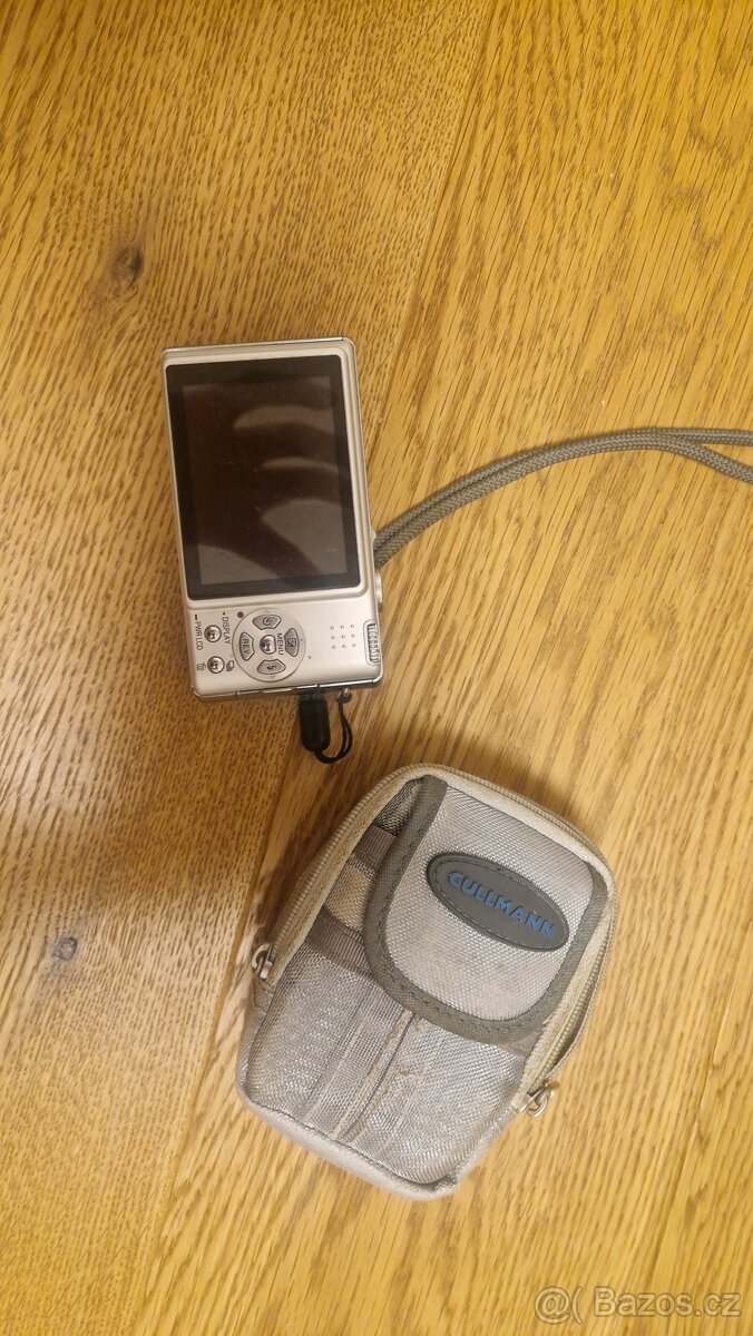 Stříbrný fotoaparát - 5