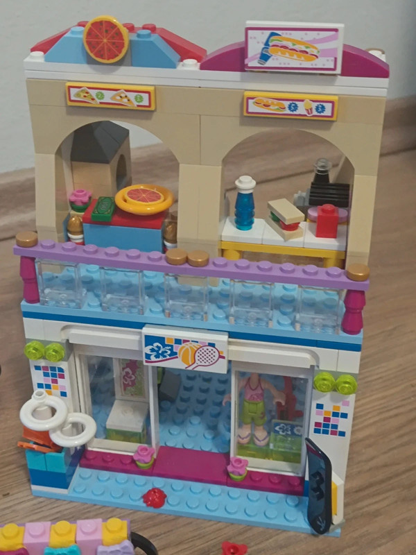 LEGO Friends 41058 Obchodní zóna Heartlake - 5
